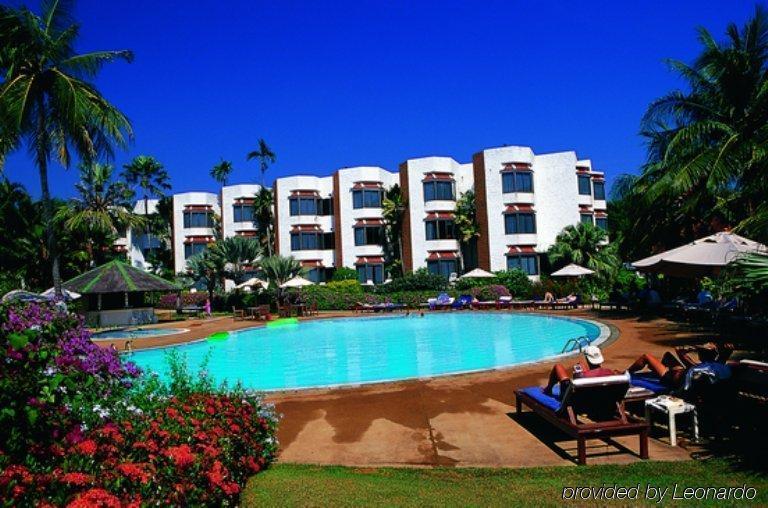 Palmeraie Beach Hotel, Rayong Ban Ang Exterior foto