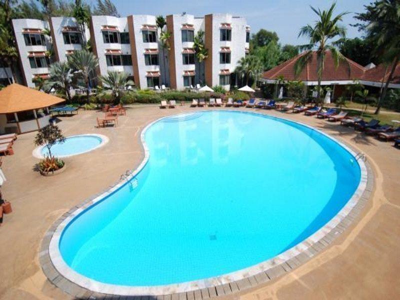 Palmeraie Beach Hotel, Rayong Ban Ang Exterior foto