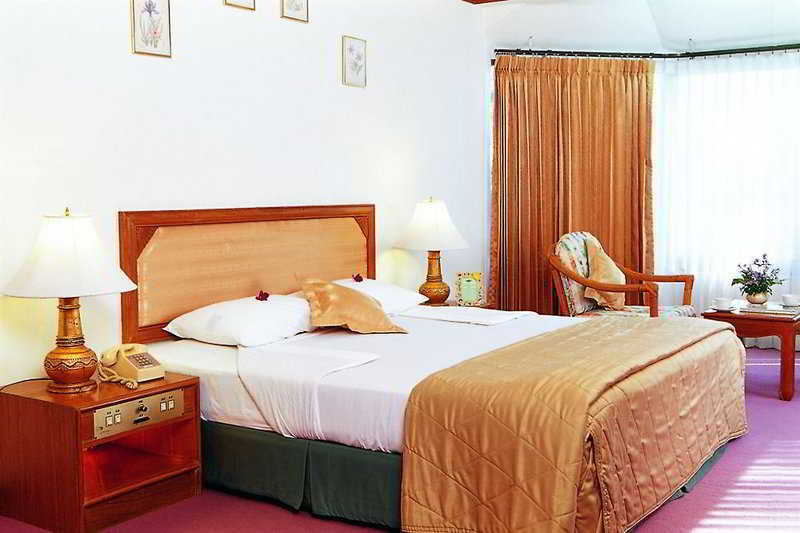 Palmeraie Beach Hotel, Rayong Ban Ang Exterior foto