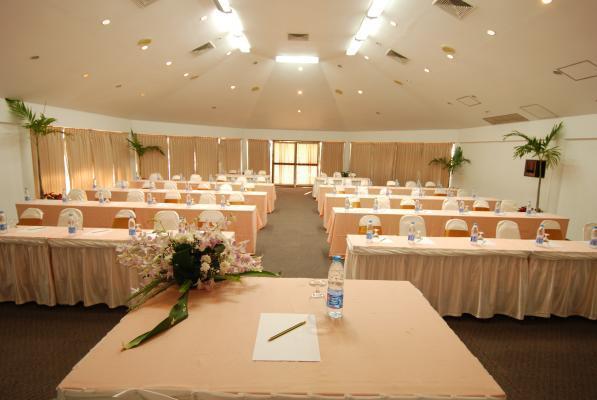 Palmeraie Beach Hotel, Rayong Ban Ang Exterior foto