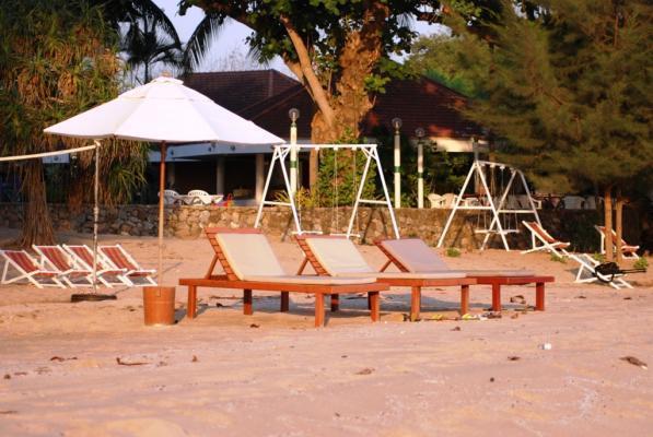 Palmeraie Beach Hotel, Rayong Ban Ang Exterior foto